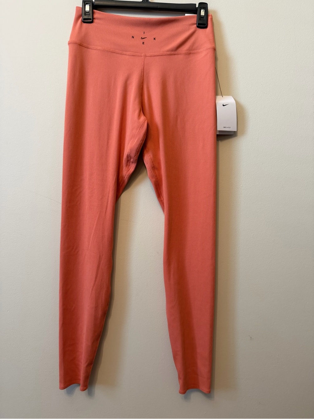 NWT Nike One Lux Leggings Pants Madder Root DV0049-827 Women’s Size Medium.